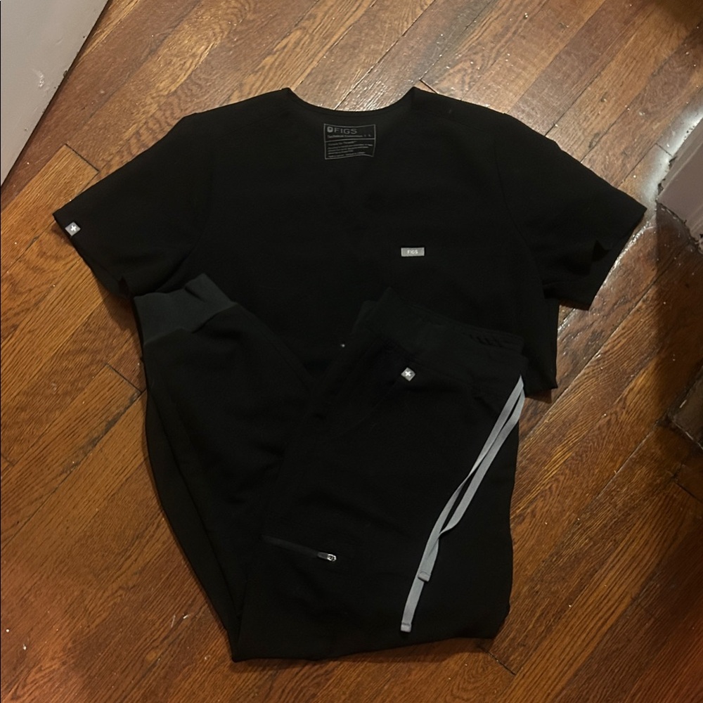 Figs Black Scrub Set